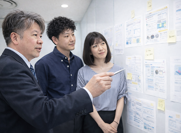 ADWは、デザインを通じて人と人、企業と社会をつなぐ